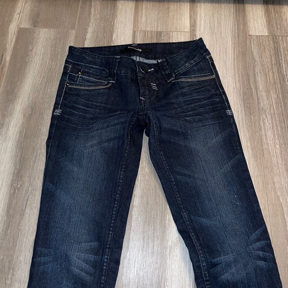 Y2K SKINNY JEANS W/SKULL EMBELLISHMENT